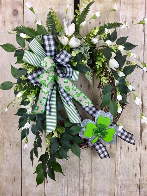 16 Wonderful St Patricks Day Wreath Designs That Will Bring You Luck