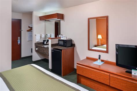 Travelodge Suites by Wyndham Newberg | Newberg, OR Hotels