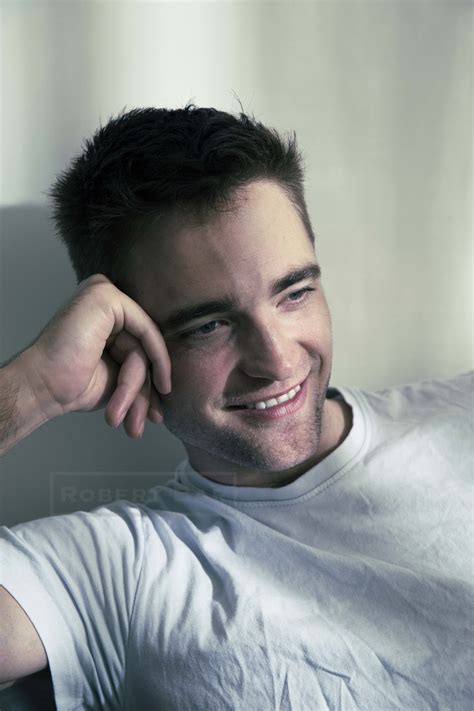 All You Need Is Rob ♪ 9 Outtakes Con Marcas De Robert Pattinson En El