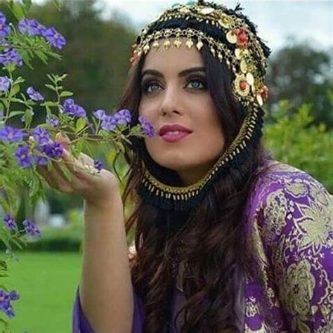 Beautiful Traditional Kurdish Headwear Beauty Womens Headwear Traditional Outfits