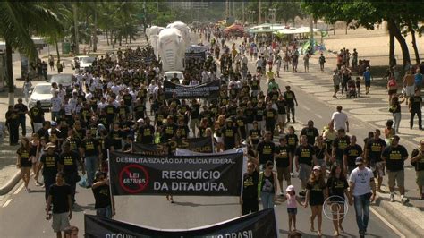 Policiais Federais Fazem Manifesta O Em Copacabana Bom Dia Rio G