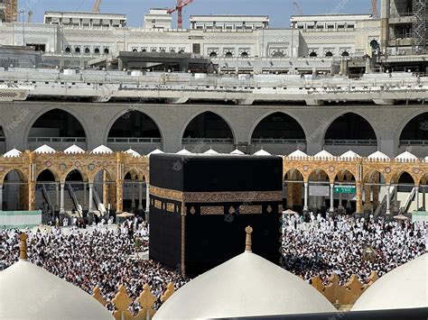 Premium Photo | Mecca Saudi Arabia Mar 17 2023 Al Kaaba in Al Haram ...