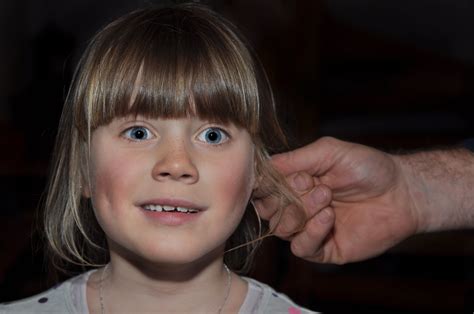 «ears stretch» HD Wallpapers