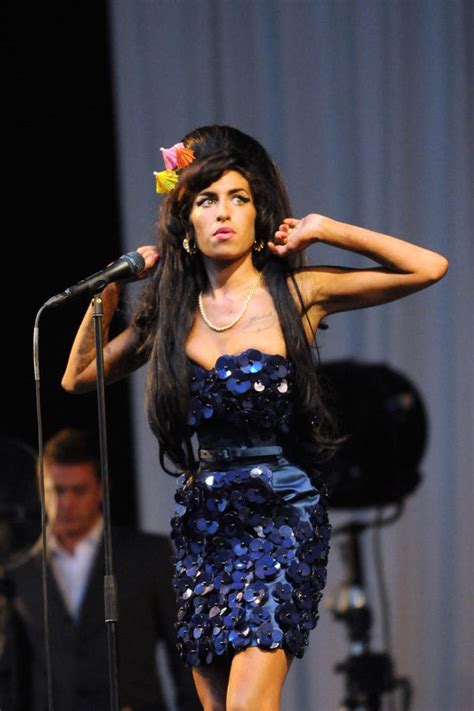 Amy Winehouses Most Iconic Outfits Business Insider