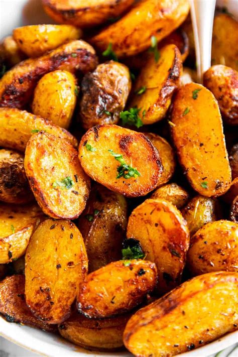 Roasted Baby Potatoes Recipe - Savory Nothings