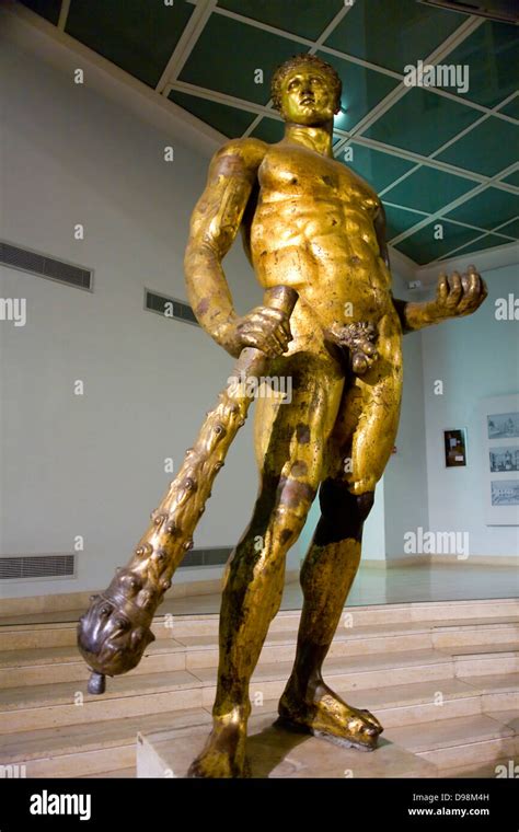 Hercules statue bronze hi-res stock photography and images - Alamy