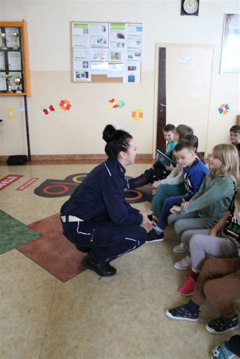 Spotkanie Z Policj Publiczna Szko A Podstawowa Nr