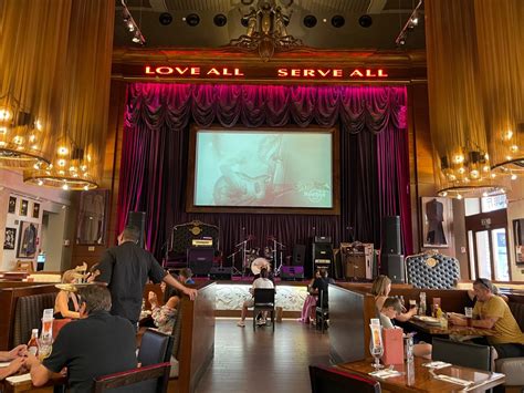 Hard Rock Cafe Florence American Classics With A Side Of Rock ‘n Roll