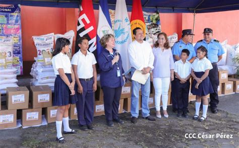 Nicaragua Sale Primera Caravana De Alimentos Para La Merienda Escolar