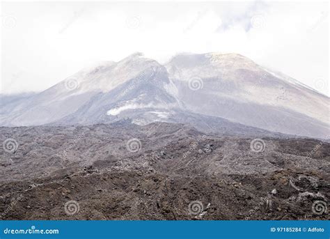 Etna Vulcano Sicilia Italia Foto De Archivo Imagen De Italia