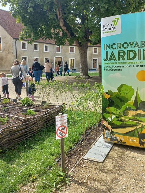 Jardiniers en herbes château de Blandy Vendredi 05 Mai 2 Flickr