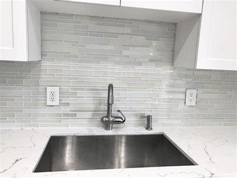 White Gray Glass Quartz Mosaic Backsplash Tile Glass Designs