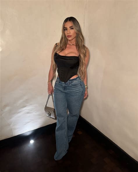 Gloria Zamora|Fitness Coach | The biggest flex is loving yourself 🤍 Be