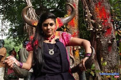 Iniya Hot Stills