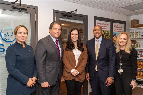 Newark Gets Healthier With New Pharmacy Farmacy