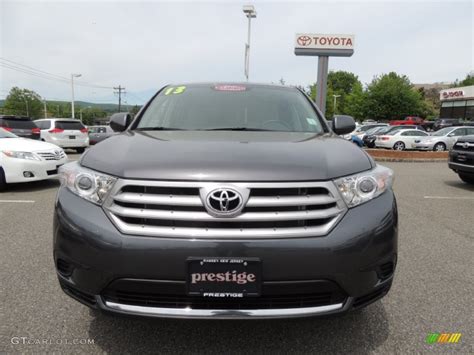 2013 Magnetic Gray Metallic Toyota Highlander V6 4wd 81170970 Photo 2