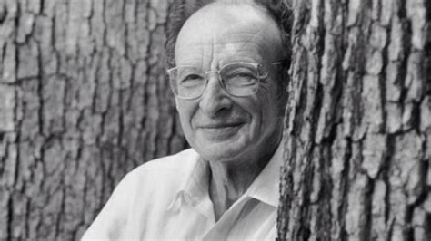 Urie Bronfenbrenner: Biography of This Developmental Psychologist | 2025