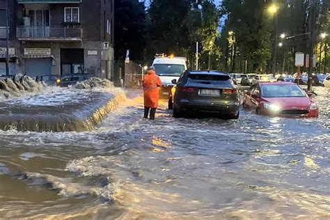 Danni In Lombardia E Toscana Per Il Maltempo In Attesa Della Nuova