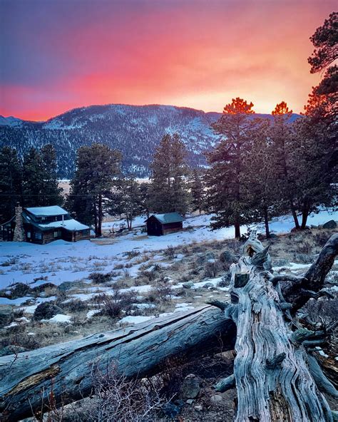 Winter camping in Rocky Mountain National Park has its rewards. : r/pics