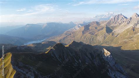 Mont Coin Vue Sur Le Barrage De Roselend Le Mont Blanc Et Le Massif