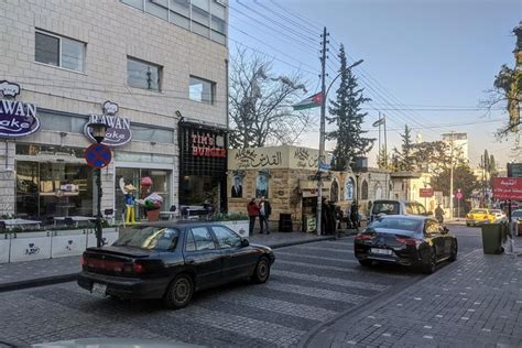 Scopri Le Gemme Nascoste Di Amman S Rainbow Street In Un Tour Audio