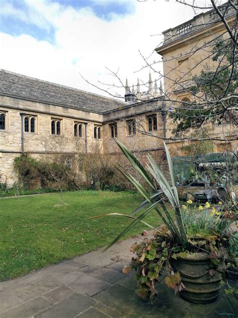 University of Oxford Corpus Christi Campus Stock Photo - Image of patio ...