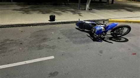 Un motociclista sufrió lesiones tras derrapar en Capital El Esquiu