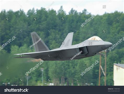 Stealth Jet Fighter F22 Raptor Taking Stock Photo 17987449 | Shutterstock