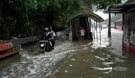 Yamuna Water Reaches Near Supreme Court Severe Waterlogging At Ito