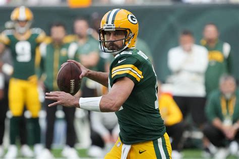 Aaron Rodgers “poor Body Language” Attracts Harsh Scrutiny Months