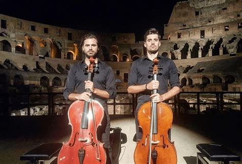 Watch 2CELLOS high octane rendition of AC/DC's 'Thunderstruck' | Viral ...