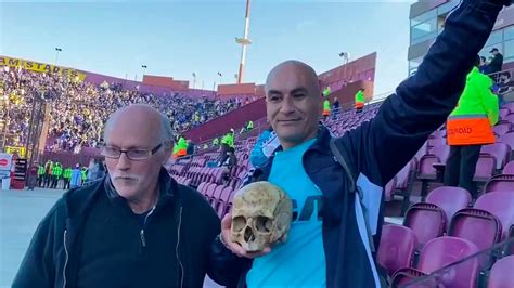 Aficionados Del Racing Llegan Al Estadio General Pablo Rojas Con Todo Y