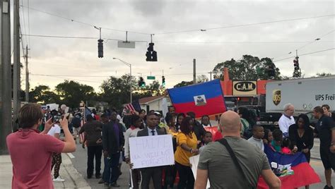 Inmigrantes Haitianos Cargan Contra Trump Si Los Indios Hubiesen Sido Tan Incultos Le Habrían