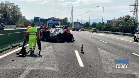 Incidente A Collegno Auto Ribaltata In Tangenziale Un Ferito 12