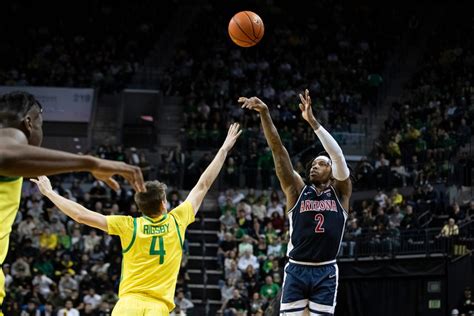 Arizona men’s basketball at Oregon final score: Caleb Love’s career ...