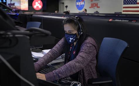 Women on NASA's Mars mission hope to inspire girls to get into STEM | Daily Sabah