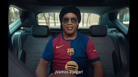 Vídeo Ronaldinho Gaúcho Barcelona lança nova camisa da temporada