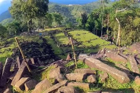 Peninggalan Zaman Purba Di Gunung Padang Mengungkap Fakta Jejak Ton