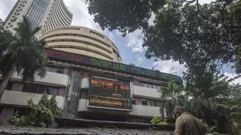 Sensex Opens In Green At 66 571 49 Points Nifty At 19 759 Hindustan Times