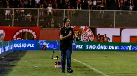 Léo Condé Cita Erros Defensivos Mas Valoriza Luta Do Vitória