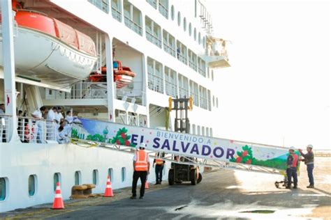 El Salvador Puerto de Acajutla recibe primer crucero del año