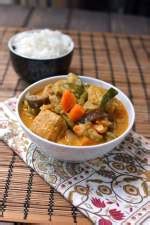 Malaysia -- Vegetarian Curry with Coconut Milk Recipe | cookshideout