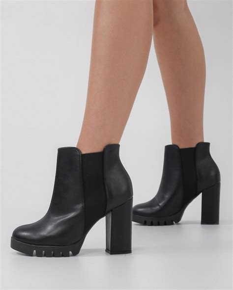 Bota Feminina Cano Baixo Tratorada Preta Riachuelo Botas Femininas