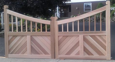 Wooden Driveway Gate Custom Made Out Of Western Red Cedar New England