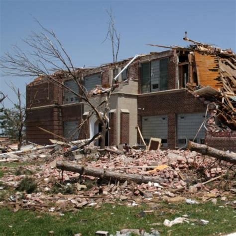 May 4, 2007 tornado devastates Greensburg