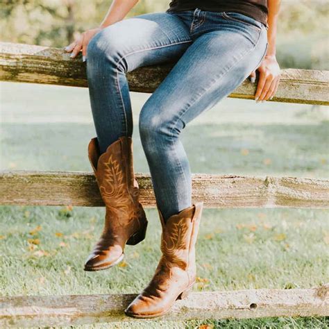 Cowgirls With A Lasso Fun With Feet