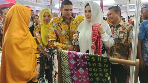 Tingkatkan Ekonomi Kreatif Pemkab Pekalongan Gelar Pameran Luar Daerah