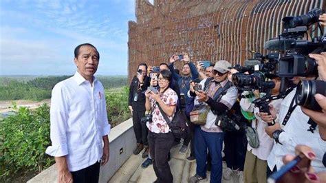 Hari Pertama Berkantor Di Ikn Jokowi Rapat Di Istana Ibu Negara