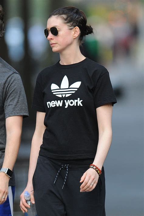 ANNE HATHAWAY at Workout Session in New York 05/19/2015 – HawtCelebs