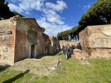 Il Mito Di Piramo E Thisbe In Un Affresco Scomparso Nella Necropoli Di